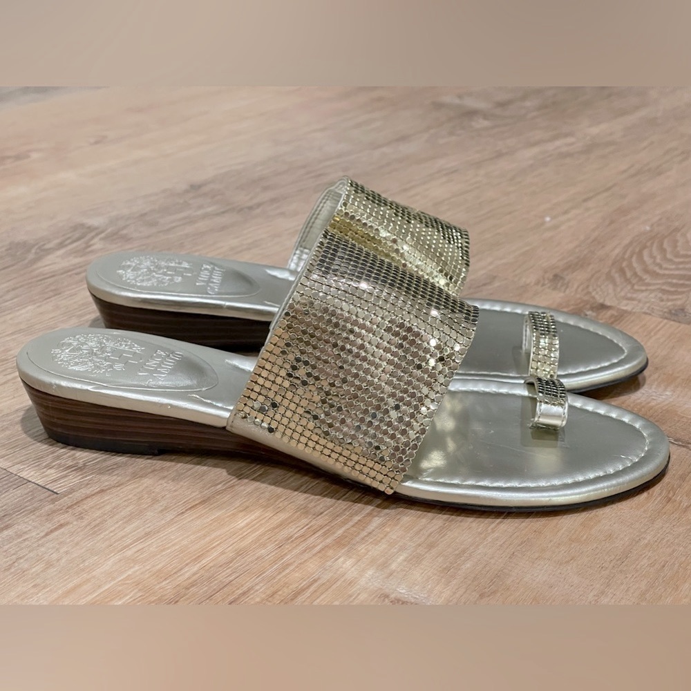 NEW Vince Camuto Itella Gold Metal Mesh Wedge Sandal Size 7.5